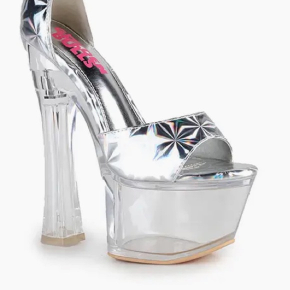 Make Offer! Golden Bulls Holographic Metallic Silver Platform Clear Lucite Heels - Picture 2 of 5